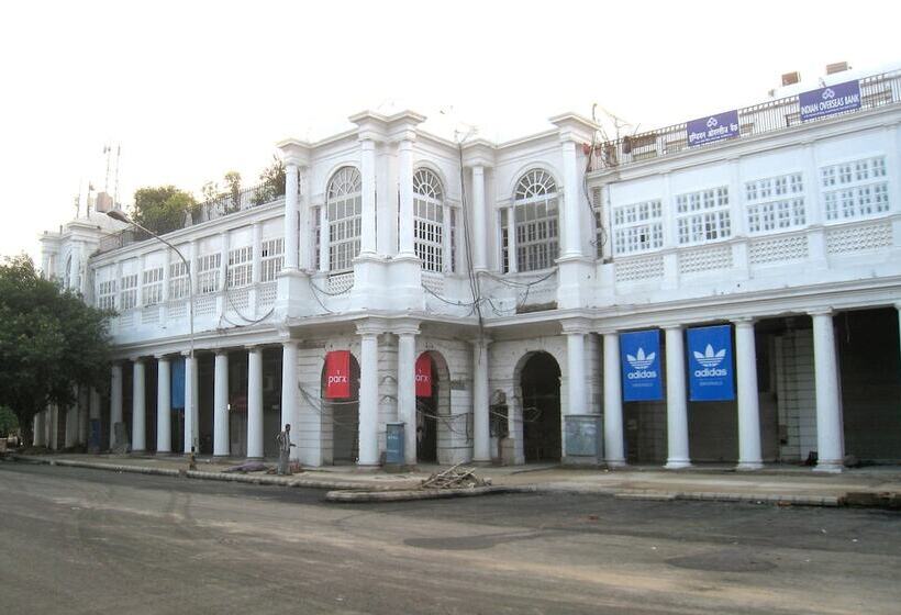 Отель Palace Heights