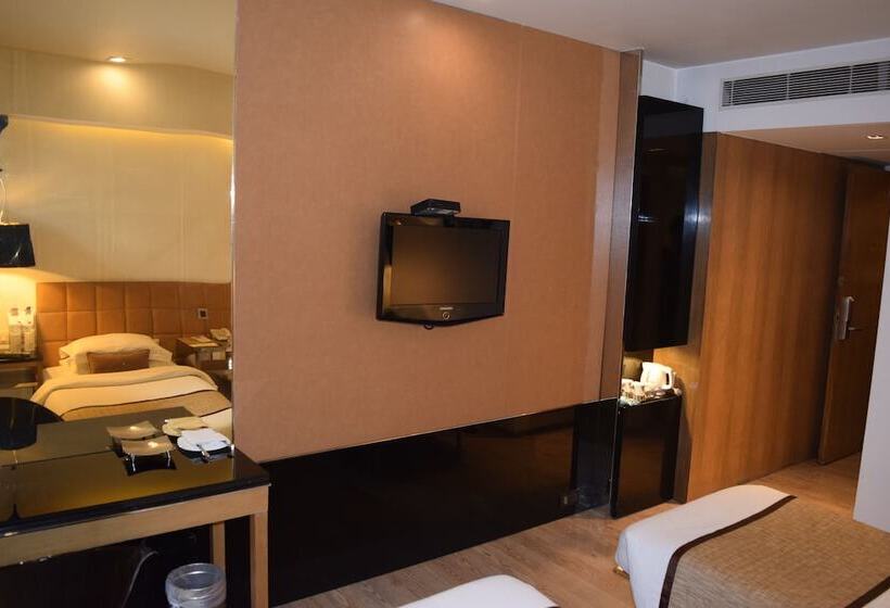 Отель Palace Heights