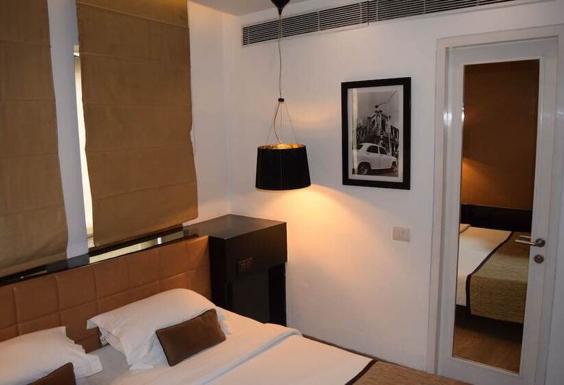 Отель Palace Heights