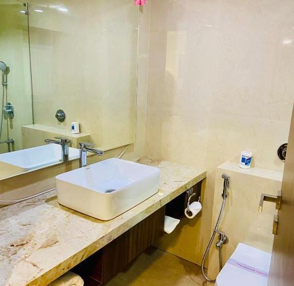 فندق Parle International