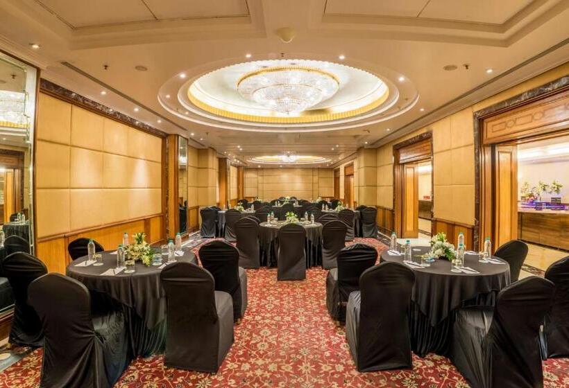 فندق Parle International