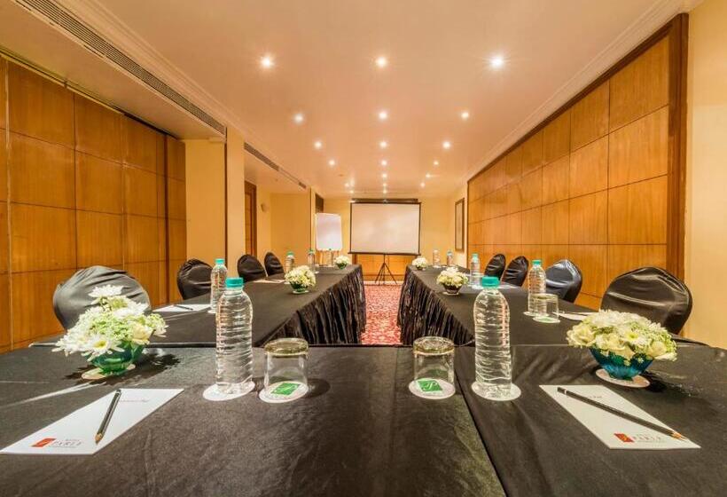 فندق Parle International