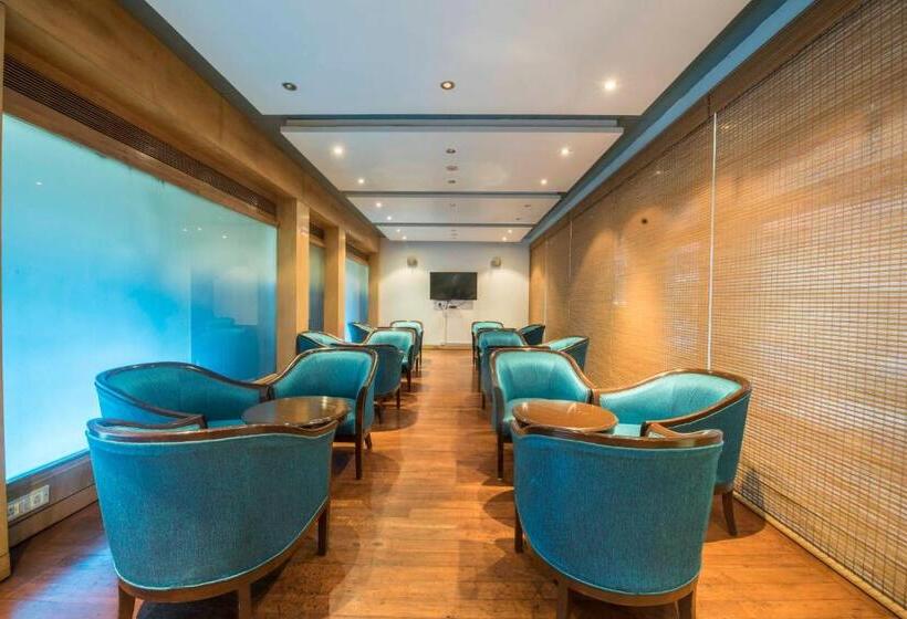 فندق Parle International