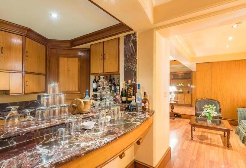 فندق Parle International