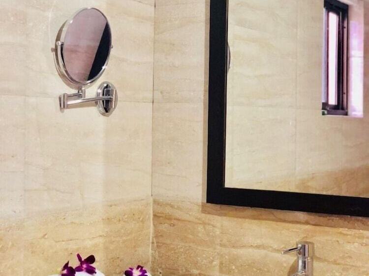 هتل Prag Continental