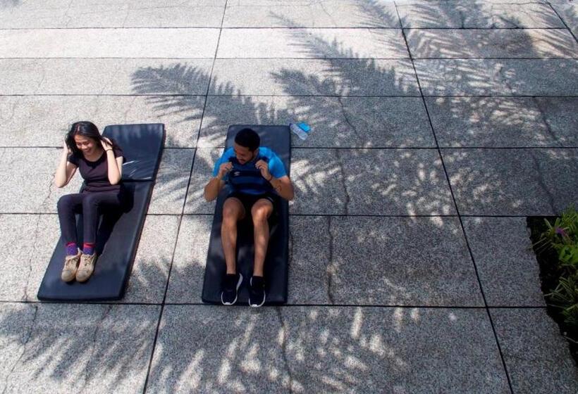 호텔 Puteri Gunung