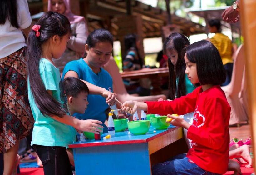 호텔 Puteri Gunung