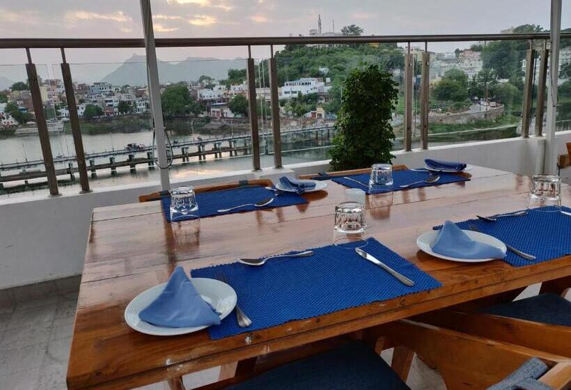 Rajdarshan   A Lake View Hotel In Udaipur