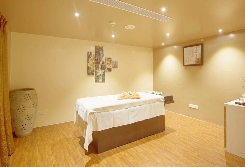 בית מלון כפרי Regenta Central Deccan