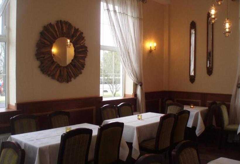 ホテル Round Tower