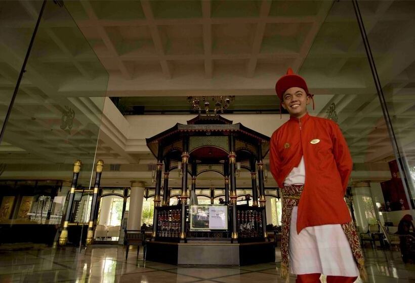 Отель Santika Premiere Jogja