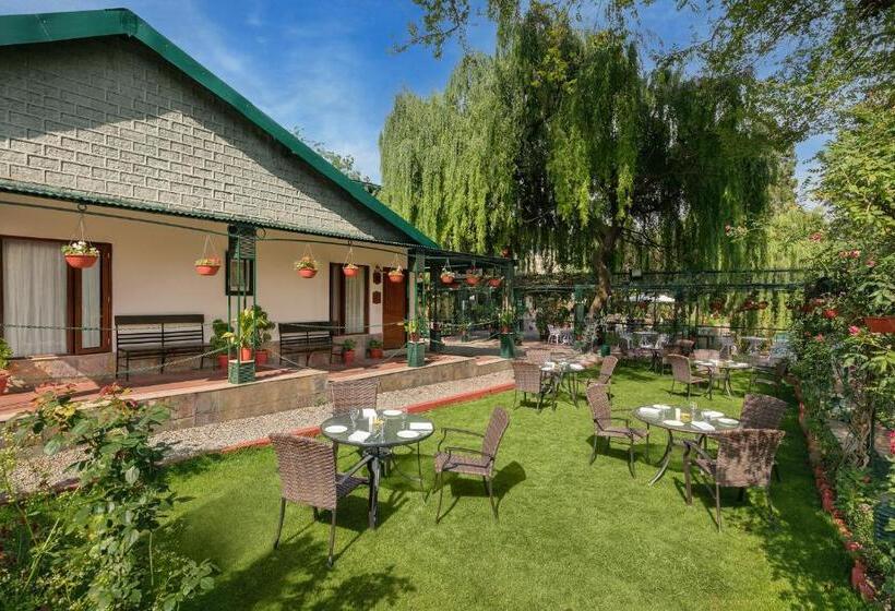 فندق Shervani Hilltop Resort