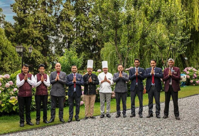 בית מלון כפרי Shervani Hilltop Resort