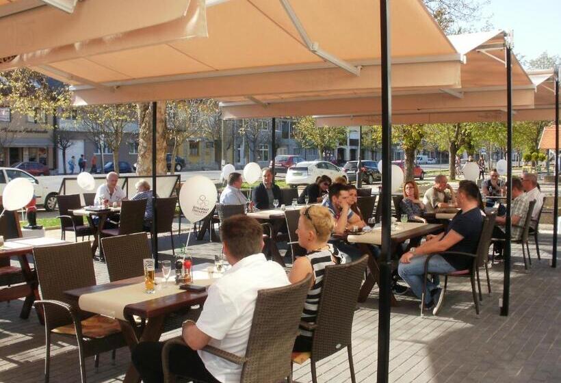 בית מלון כפרי Siesta Club Apartman Harkány