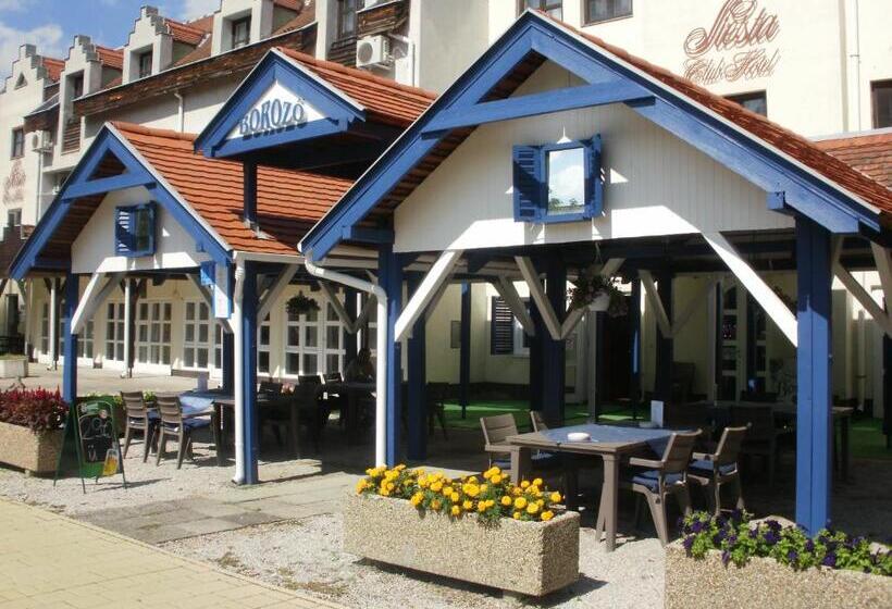 בית מלון כפרי Siesta Club Apartman Harkány