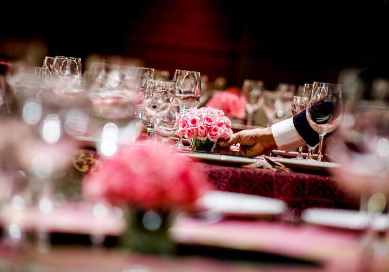 호텔 Grand Mercure Vadodara Surya Palace