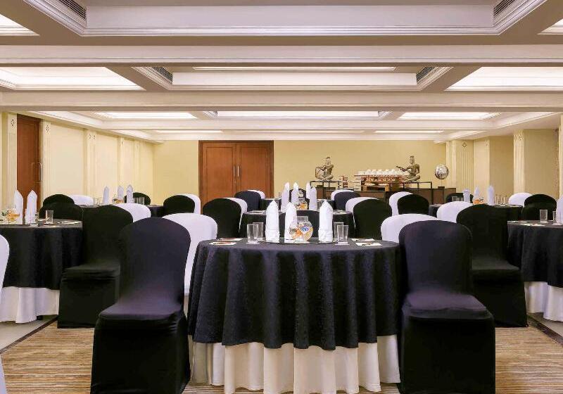 فندق Grand Mercure Vadodara Surya Palace