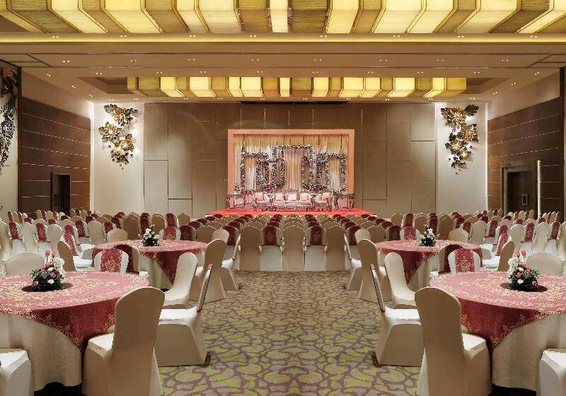 فندق Grand Mercure Vadodara Surya Palace