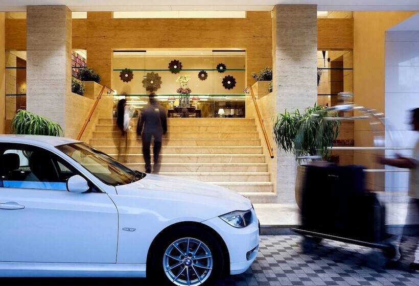 호텔 Grand Mercure Vadodara Surya Palace