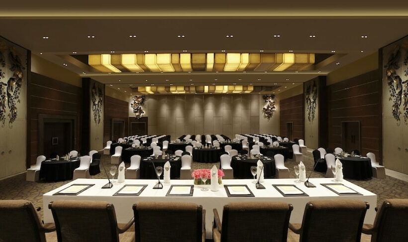 فندق Grand Mercure Vadodara Surya Palace