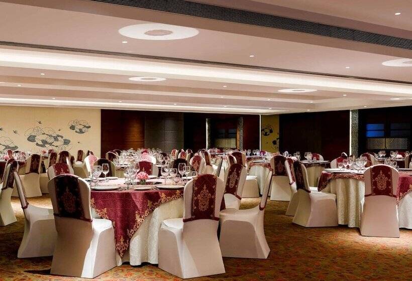 فندق Grand Mercure Vadodara Surya Palace