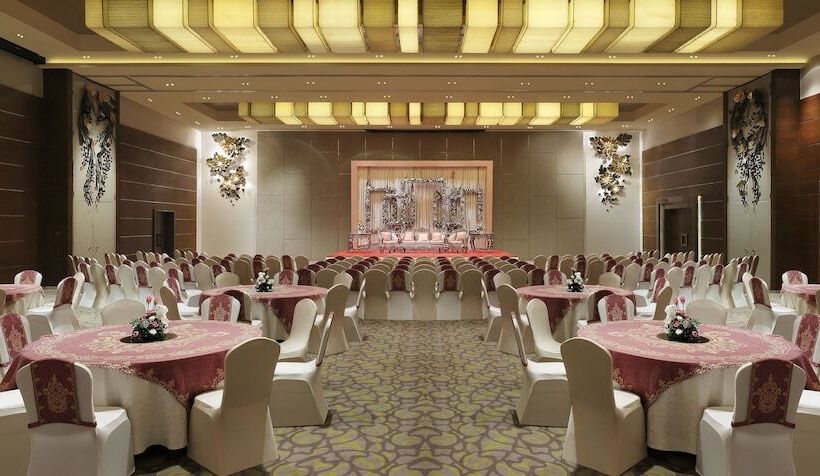 فندق Grand Mercure Vadodara Surya Palace