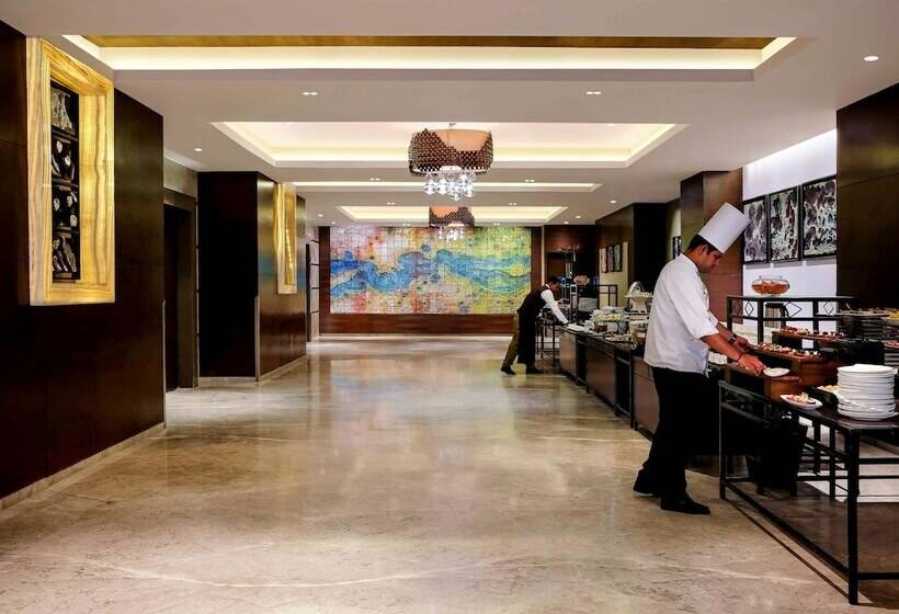 فندق Grand Mercure Vadodara Surya Palace