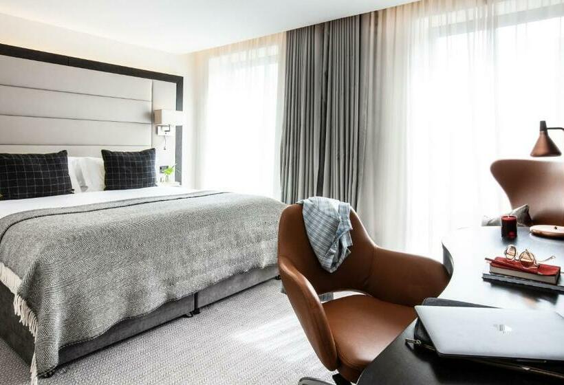 هتل The Address Connolly