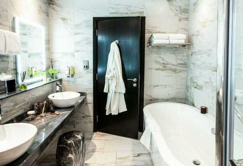 هتل The Address Connolly