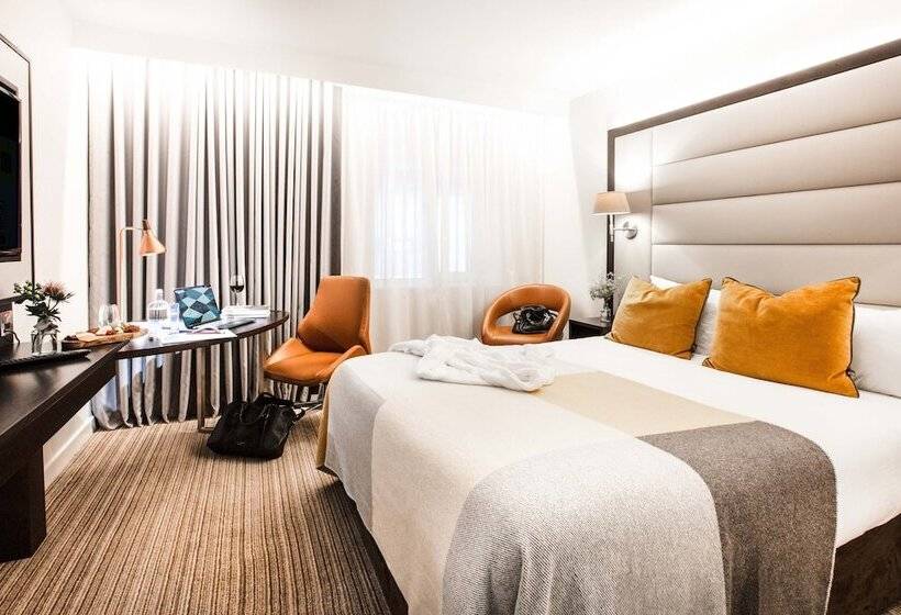 هتل The Address Connolly