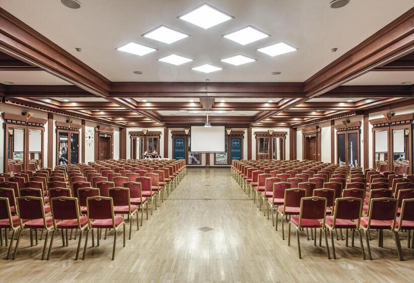 ホテル Verdi Budapest Aquincum