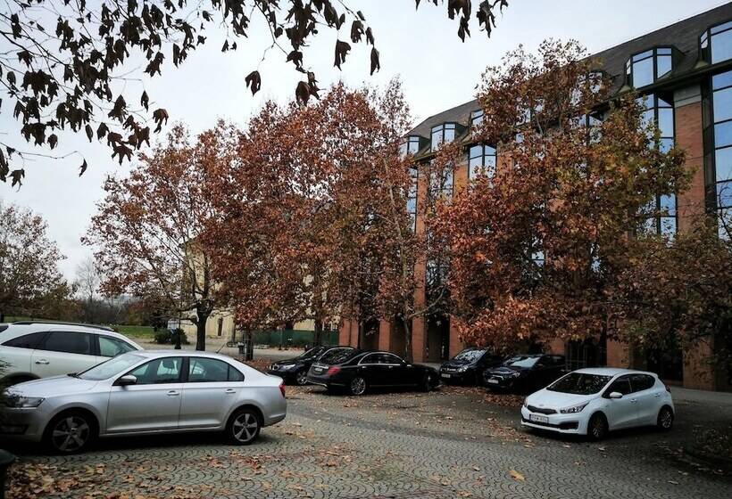 فندق Verdi Budapest Aquincum