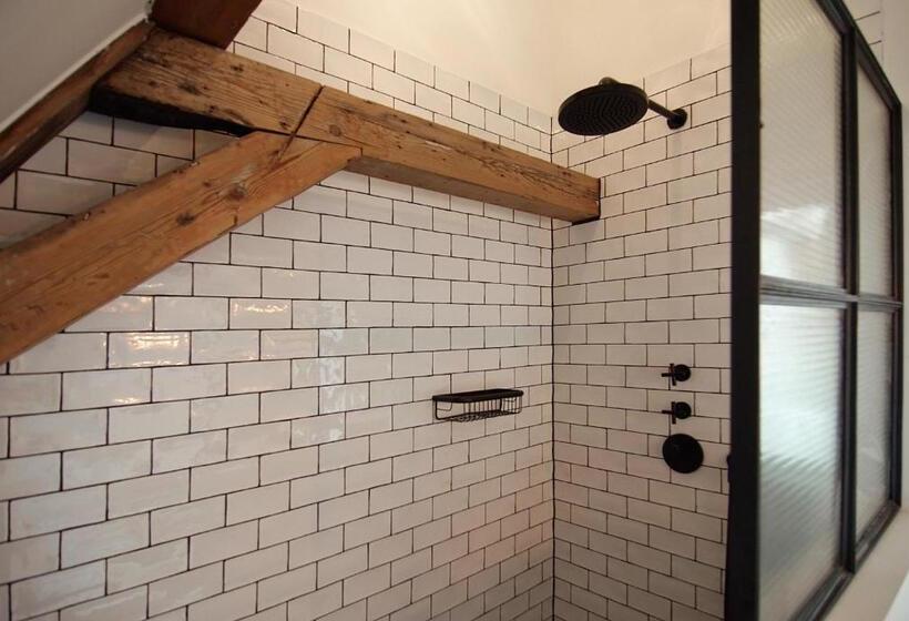 فندق The Bolster