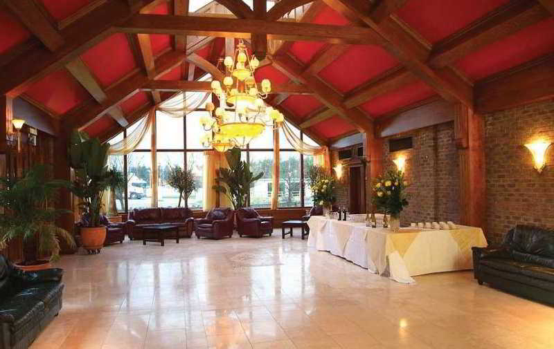 בית מלון כפרי Treacys Oakwood