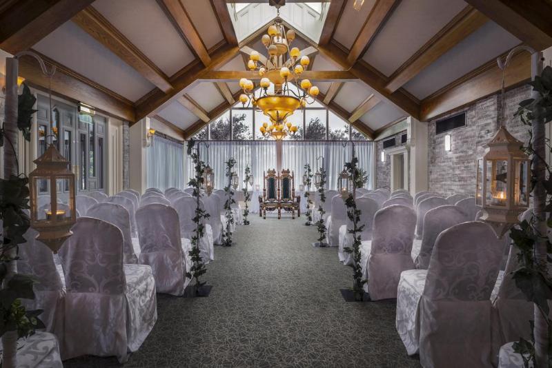 בית מלון כפרי Treacys Oakwood