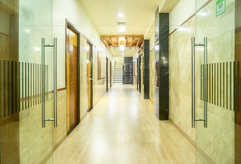 Отель Treebo Ambassador