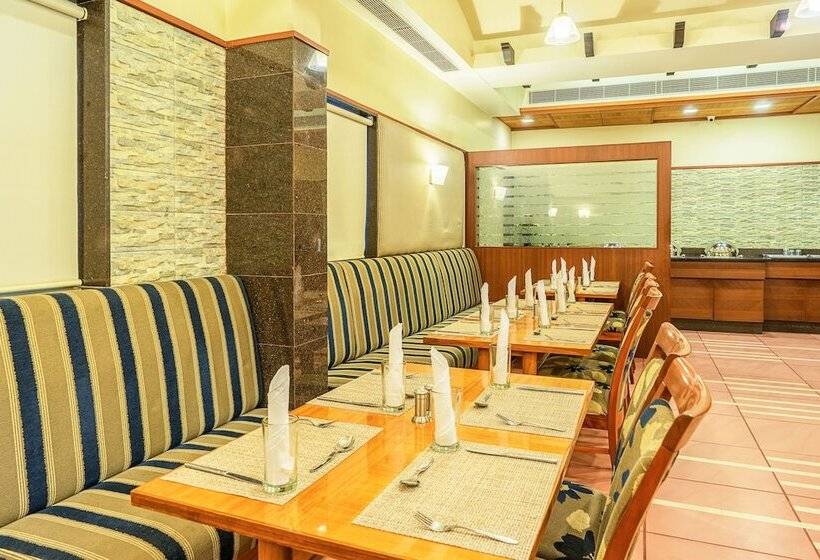 Отель Treebo Ambassador