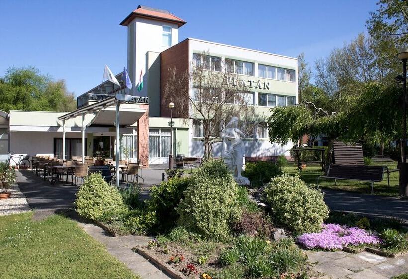 Komfort Hotel Platán