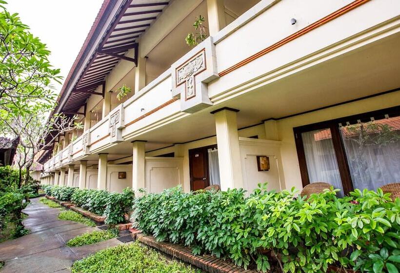 אתר נופש Besakih Beach