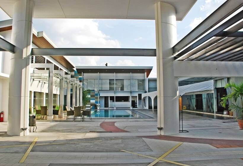 استراحتگاه Century