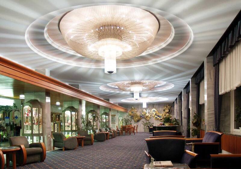 渡假胜地  Ensana Thermal Heviz