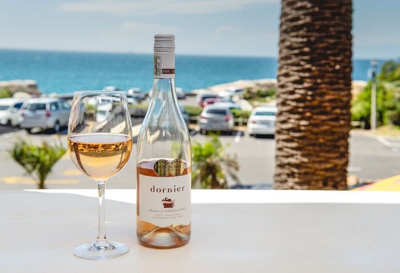 Boulders Beach Hotel, Cafe And Curio