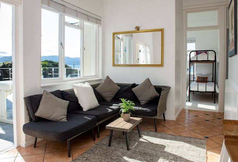 Boulders Beach Hotel, Cafe And Curio