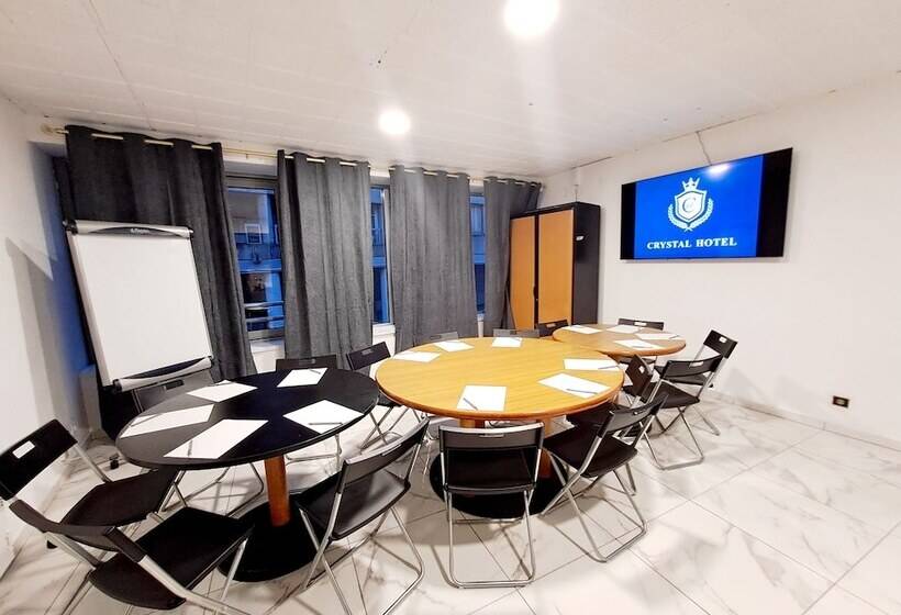 Crystal Hotel Saint Denis Basilique