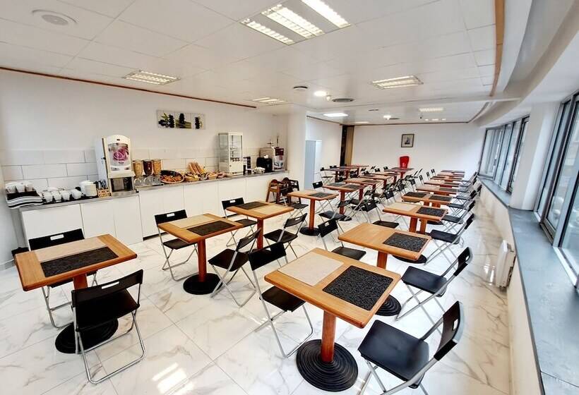 Crystal Hotel Saint Denis Basilique