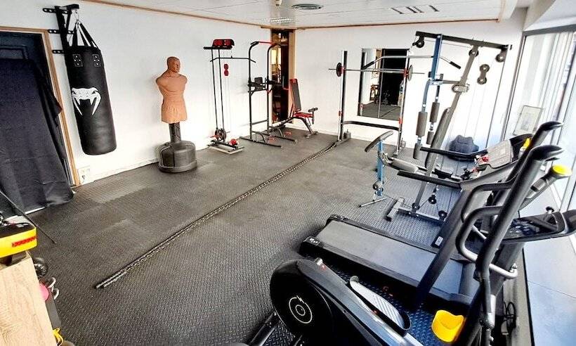 Crystal Hotel Saint Denis Basilique