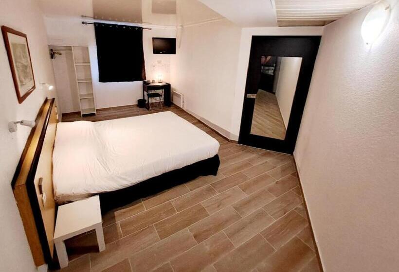 Crystal Hotel Saint Denis Basilique