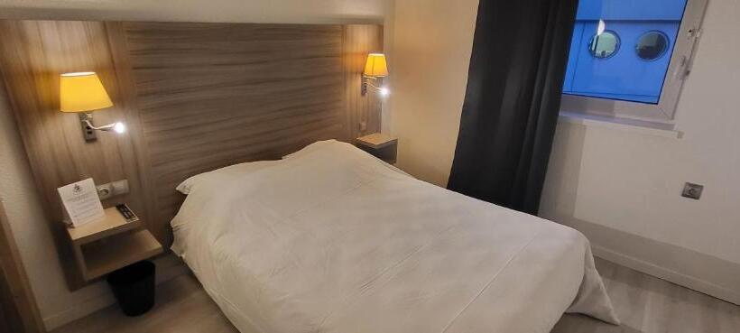 Crystal Hotel Saint Denis Basilique