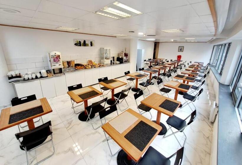 Crystal Hotel Saint Denis Basilique