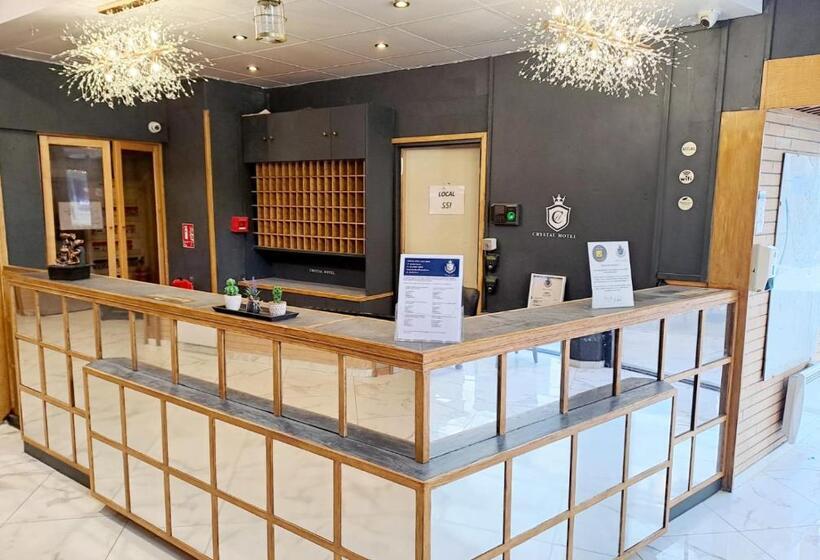 Crystal Hotel Saint Denis Basilique